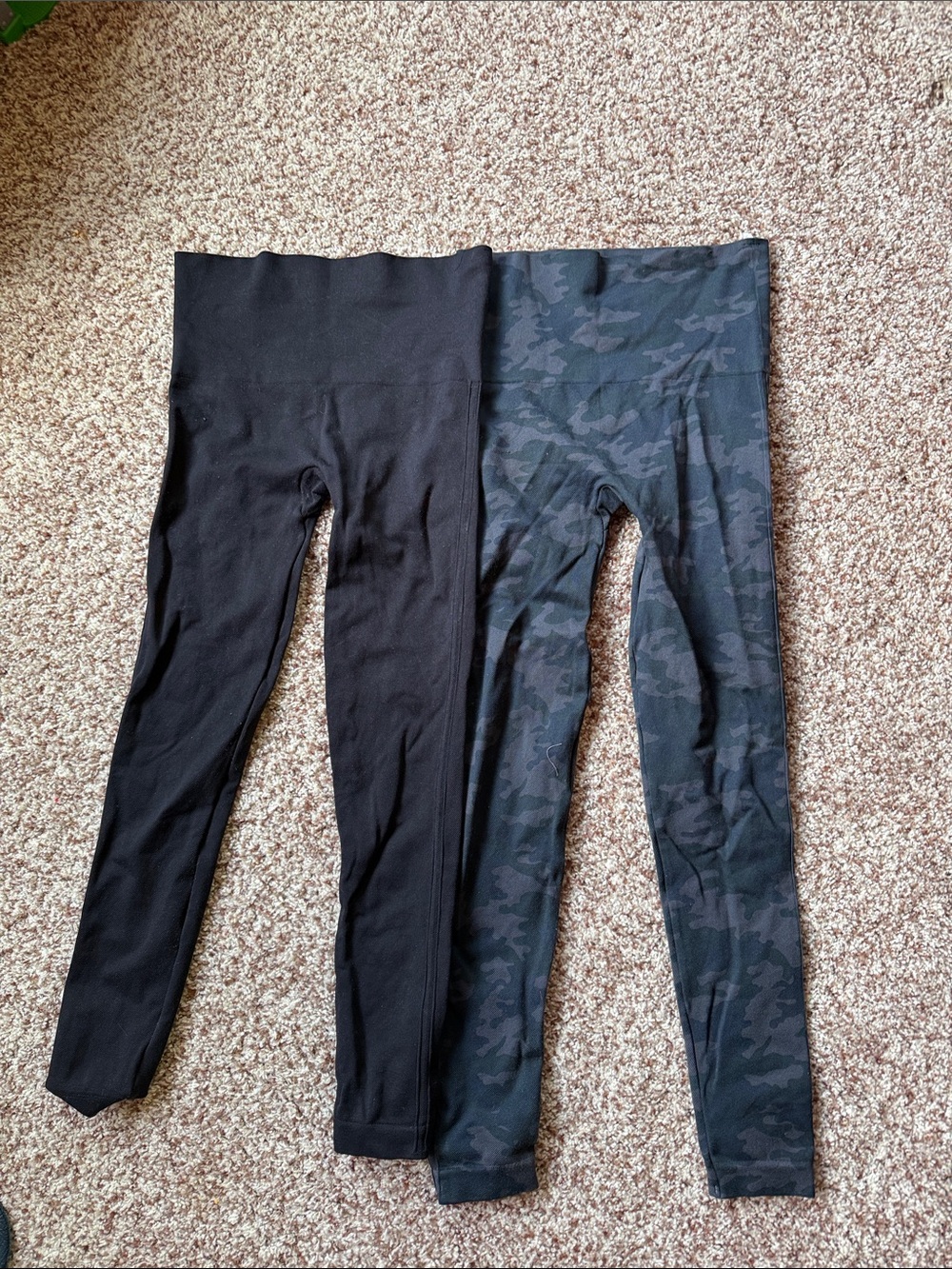 SPANX Size Medium leggings Black and camo